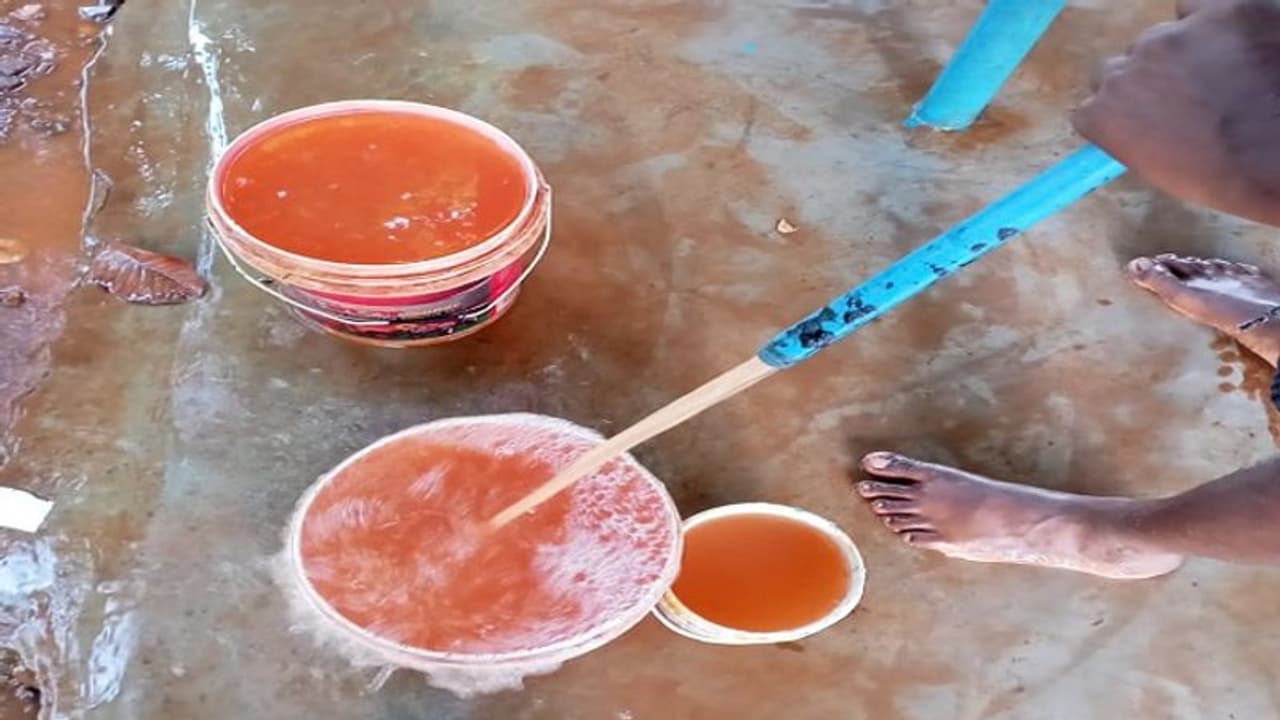 चाईबासा में लाल पानी ने छिनी लोगों जिंदगी: तीन दिन 6 छह की मौत, आज एक साथ तीन ने तोड़ा दम, एक की हालत गंभीर चाईबासा में लाल पानी ने छिनी लोगों जिंदगी: तीन दिन 6 छह की मौत, आज एक साथ तीन ने तोड़ा दम, एक की हालत गंभीर