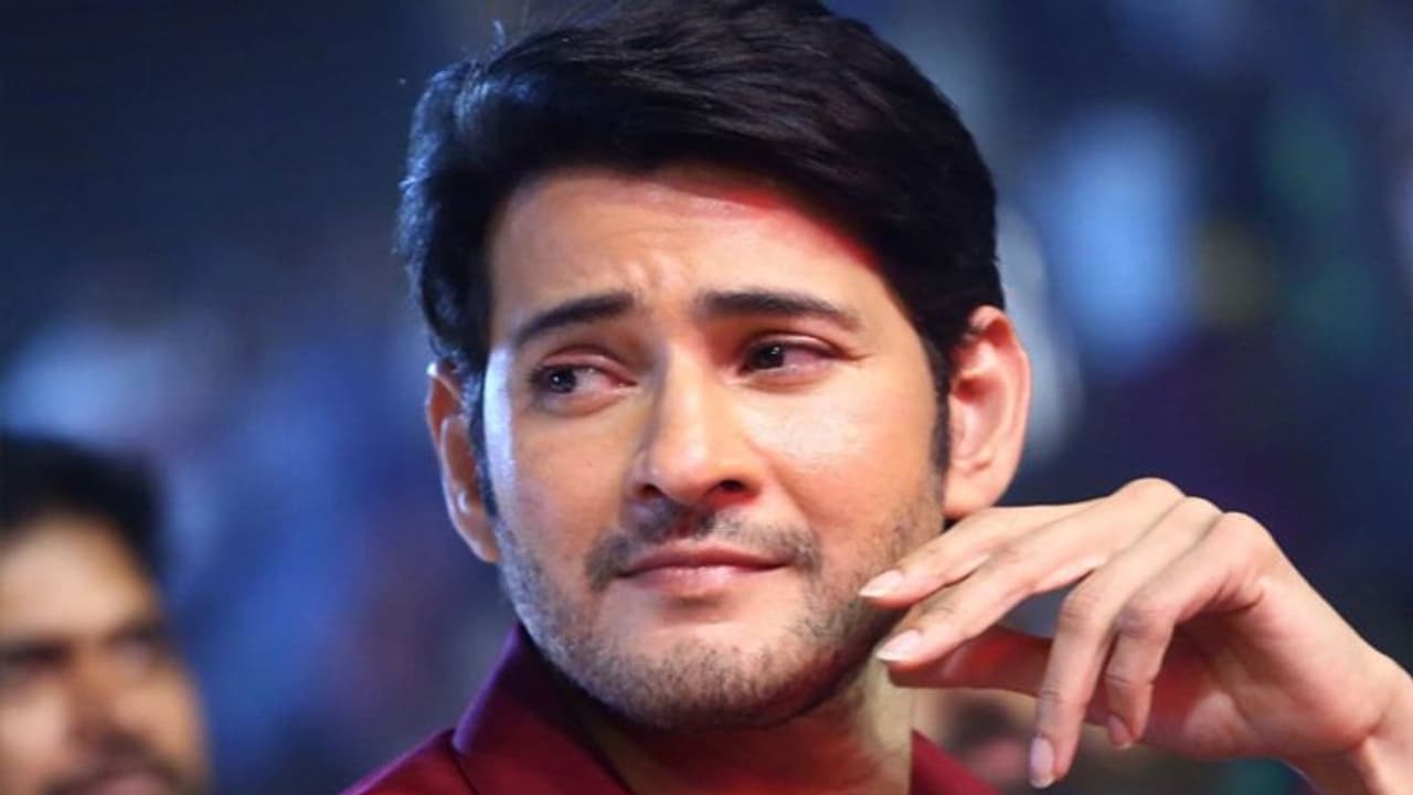 महेश बाबू की SSMB28 की शूटिंग से पहले फंसा 1 बड़ा पेंच, मेकर्स को इसलिए करनी पड़ रही मश्क्कत महेश बाबू की SSMB28 की शूटिंग से पहले फंसा 1 बड़ा पेंच, मेकर्स को इसलिए करनी पड़ रही मश्क्कत