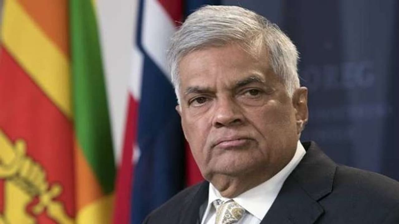 श्रीलंका के कार्यवाहक राष्ट्रपति विक्रमसिंघे बोले सरकार पर कब्जा करने की कोशिश कर रहे हैं फासीवादी श्रीलंका के कार्यवाहक राष्ट्रपति विक्रमसिंघे बोले सरकार पर कब्जा करने की कोशिश कर रहे हैं फासीवादी