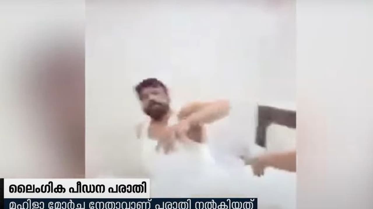 ലൈംഗിക പീഡന ആരോപണം: വീഡിയോ പുറത്ത് വിട്ട് മഹിള മോർച്ച നേതാവ്; ബിജെപി ജില്ലാ അധ്യക്ഷൻ രാജിവച്ചു