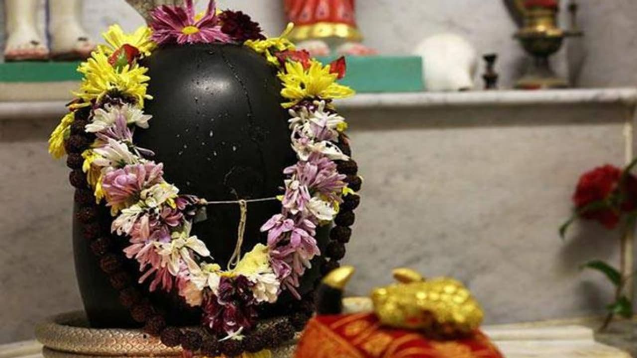 Sawan 2022: शुभ फल पाने के लिए सावन में रोज करें शिवजी की पूजा, जानिए विधि, मंत्र, उपाय और आरती