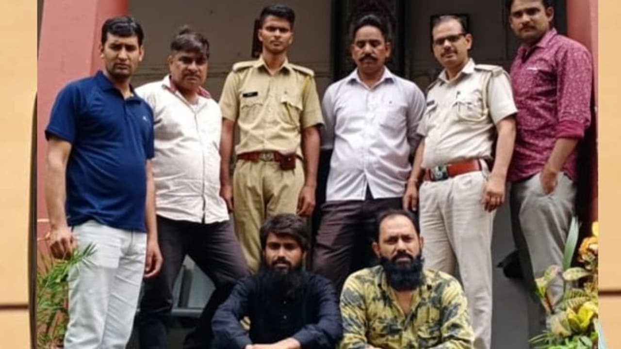 ये हैं उदयपुर हत्याकांड के असली गुनहगार, हिंदू मुस्लिम में नफरत की ऐसी आग फैलाई कि सरकार हिल गई... ये हैं उदयपुर हत्याकांड के असली गुनहगार, हिंदू मुस्लिम में नफरत की ऐसी आग फैलाई कि सरकार हिल गई...