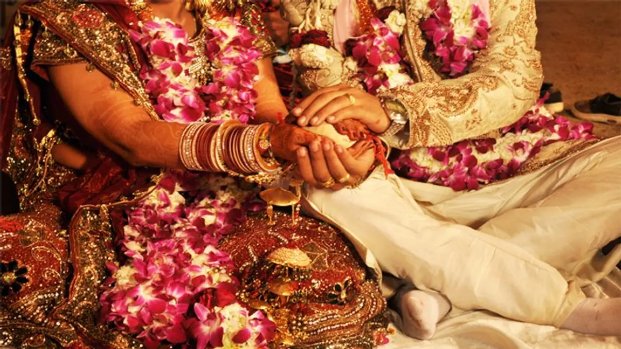 ಖಾಲಿ ಕುಳಿತ ಯುವಕರಿಗೆ ಮದುವೆ ಮಾಡಲು ಮುಂದಾದ ಕೇರಳ ಗ್ರಾ.ಪಂ.! ಖಾಲಿ ಕುಳಿತ ಯುವಕರಿಗೆ ಮದುವೆ ಮಾಡಲು ಮುಂದಾದ ಕೇರಳ ಗ್ರಾ.ಪಂ.!