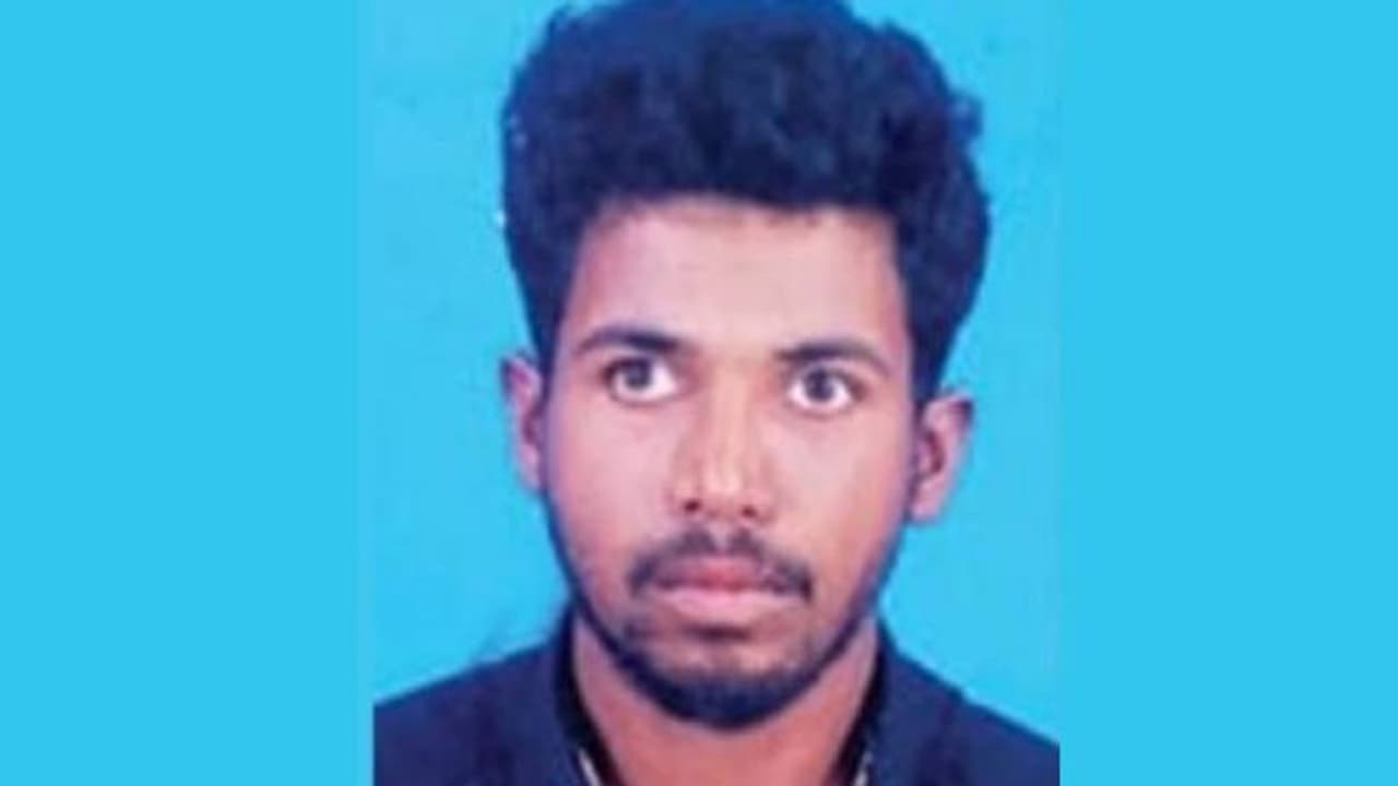 കോഴിക്കോട് തോണി തലകീഴായി മറിഞ്ഞ് കാണാതായ മത്സ്യത്തൊഴിലാളിയുടെ മൃതദേഹം കണ്ടെത്തി