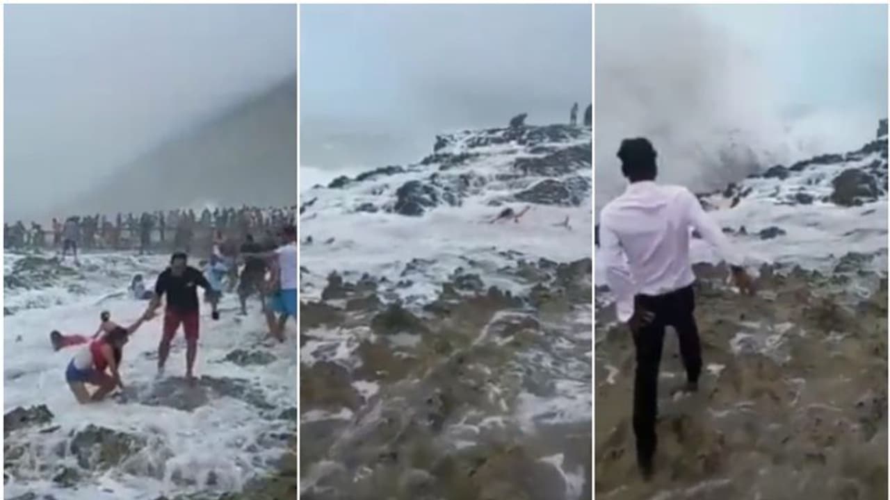 അവധിദിവസത്തെ സന്തോഷം മായ്ച്ച് കൂറ്റന് തിരമാല; സലാലയില് കുട്ടികള് കടലില് വീഴുന്നതിന്റെ വീഡിയോ അവധിദിവസത്തെ സന്തോഷം മായ്ച്ച് കൂറ്റന് തിരമാല; സലാലയില് കുട്ടികള് കടലില് വീഴുന്നതിന്റെ വീഡിയോ