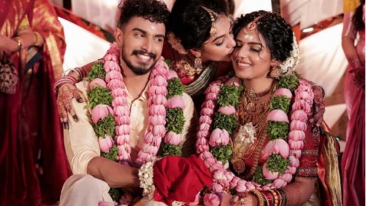 നടി ആര്യയുടെ സഹോദരി അഞ്ജന വിവാഹിതയായി നടി ആര്യയുടെ സഹോദരി അഞ്ജന വിവാഹിതയായി