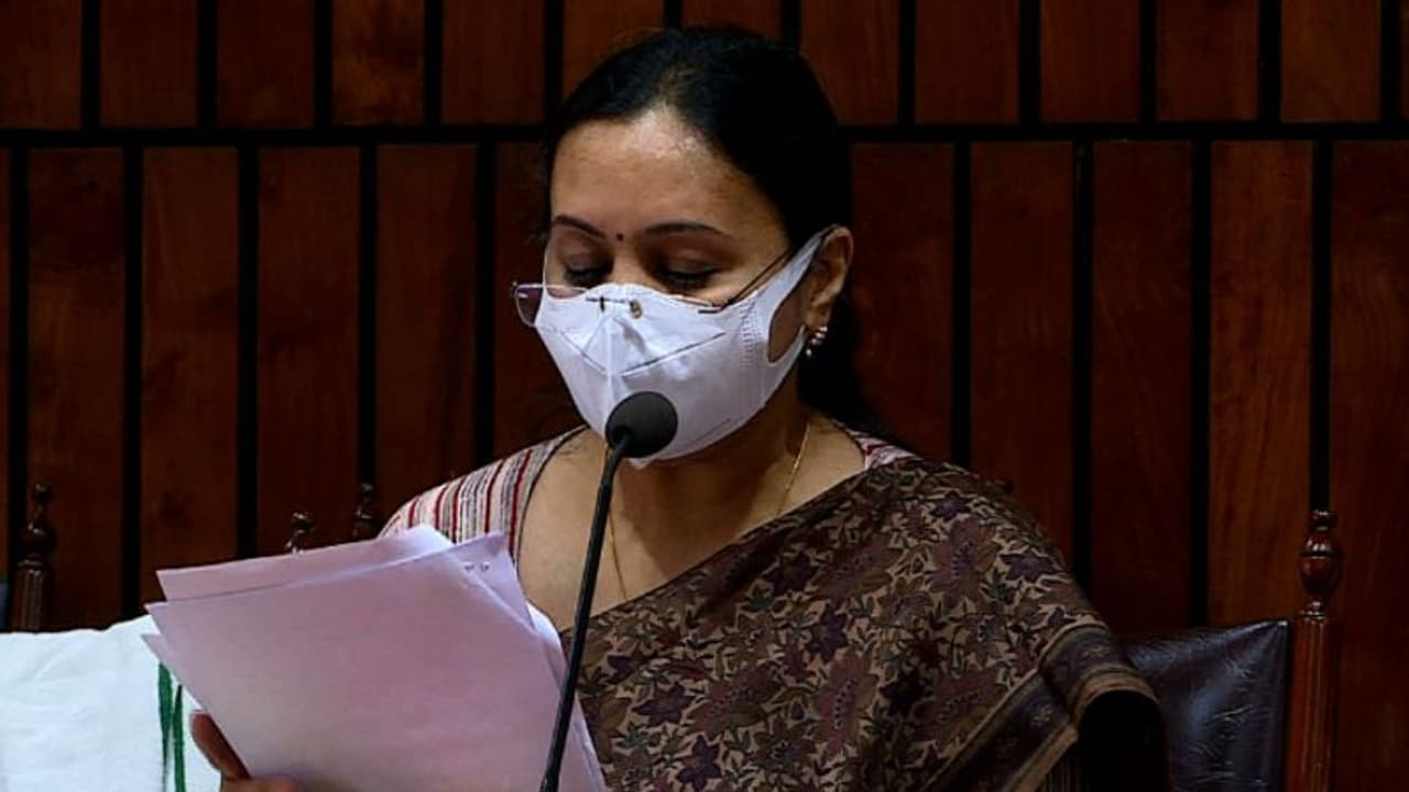 മങ്കി പോക്സ്: ആശങ്കപ്പെടേണ്ട, ജില്ലകൾക്ക് നേരത്തേ ജാഗ്രതാ നിർദ്ദേശം നൽകിയെന്ന് മന്ത്രി മങ്കി പോക്സ്: ആശങ്കപ്പെടേണ്ട, ജില്ലകൾക്ക് നേരത്തേ ജാഗ്രതാ നിർദ്ദേശം നൽകിയെന്ന് മന്ത്രി