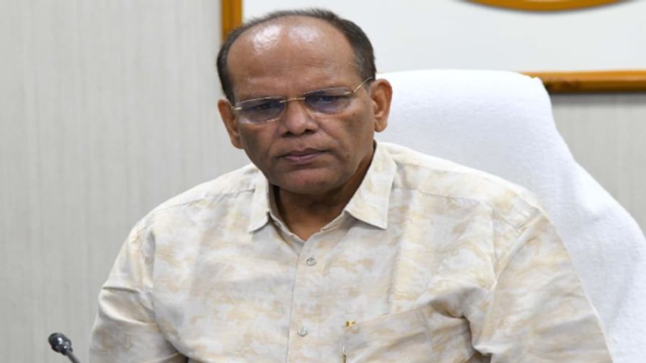  డీవోపీటీ ఆదేశాలు.. రేపు ఆంధ్రప్రదేశ్ ప్రభుత్వానికి రిపోర్ట్ చేయనున్న సోమేశ్ కుమార్.. !