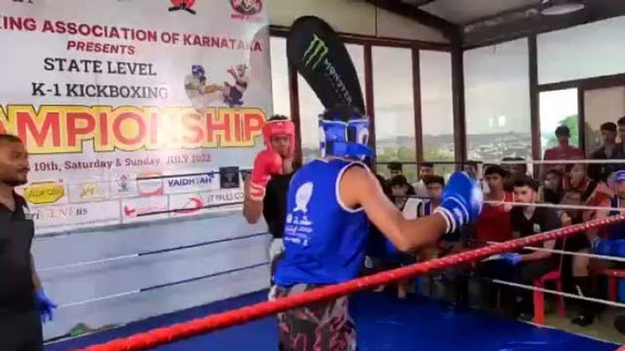 किक बॉक्सिंग फाइट में नवीन का एक पंच निखिल को पड़ गया भारी.. 3 दिन कोमा में रहने के बाद आज हो गई मौत किक बॉक्सिंग फाइट में नवीन का एक पंच निखिल को पड़ गया भारी.. 3 दिन कोमा में रहने के बाद आज हो गई मौत