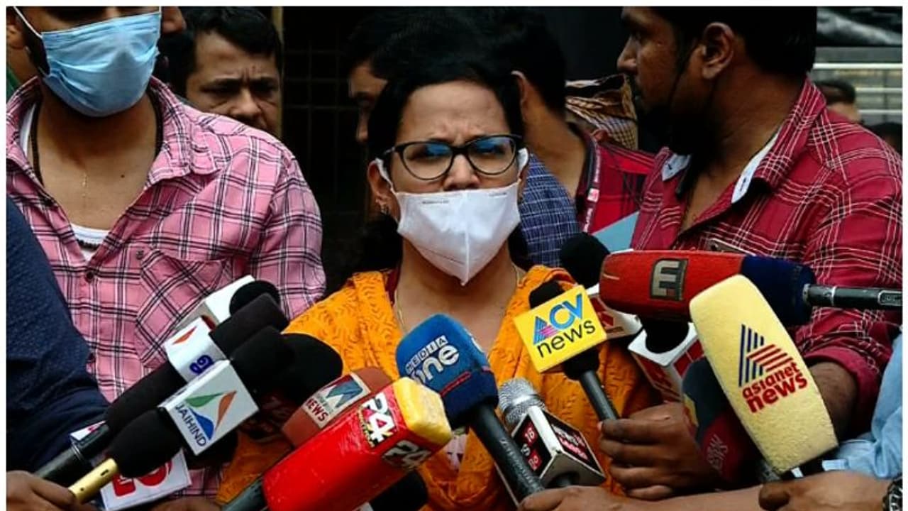 ടി.പിയെ സിപിഎം ഇപ്പോഴും ഭയക്കുന്നു, വിധവ എന്ന വിധി കൽപിച്ച ആളുകൾ അത് വീണ്ടും വീണ്ടും പറയുന്നു കെ.കെ.രമ ടി.പിയെ സിപിഎം ഇപ്പോഴും ഭയക്കുന്നു, വിധവ എന്ന വിധി കൽപിച്ച ആളുകൾ അത് വീണ്ടും വീണ്ടും പറയുന്നു കെ.കെ.രമ