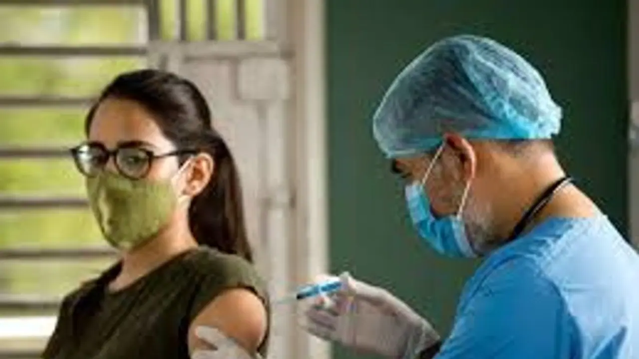 இன்று முதல் இலவசமாக பூஸ்டர் டோஸ் செலுத்திக் கொள்ளலாம்.. யாரெல்லாம் தகுதி..? இன்று முதல் இலவசமாக பூஸ்டர் டோஸ் செலுத்திக் கொள்ளலாம்.. யாரெல்லாம் தகுதி..?