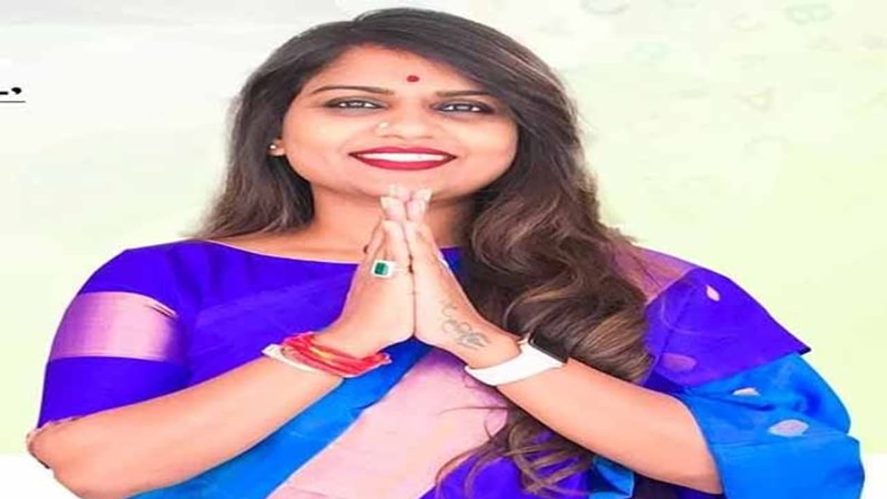 రేపు కాంగ్రెస్లోకి కత్తి కార్తీక: మాణికం ఠాగూర్ సమక్షంలో చేరిక రేపు కాంగ్రెస్లోకి కత్తి కార్తీక: మాణికం ఠాగూర్ సమక్షంలో చేరిక