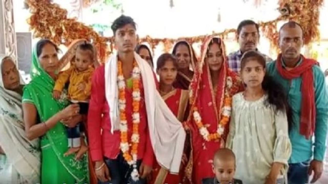 प्रेमी से शादी के लिए युवती ने जो किया.. उसकी हो रही तारीफ, लोग बोले ये है सच्चा प्यार प्रेमी से शादी के लिए युवती ने जो किया.. उसकी हो रही तारीफ, लोग बोले ये है सच्चा प्यार