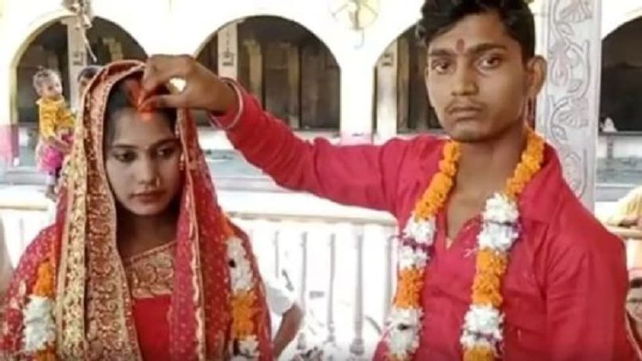 आजमगढ़: प्यार का दुश्मन बना जमाना, इस डर से ससुराल छोड़ने को मजबूर हो रही मुस्लिम से हिंदू बनी मोमिन आजमगढ़: प्यार का दुश्मन बना जमाना, इस डर से ससुराल छोड़ने को मजबूर हो रही मुस्लिम से हिंदू बनी मोमिन