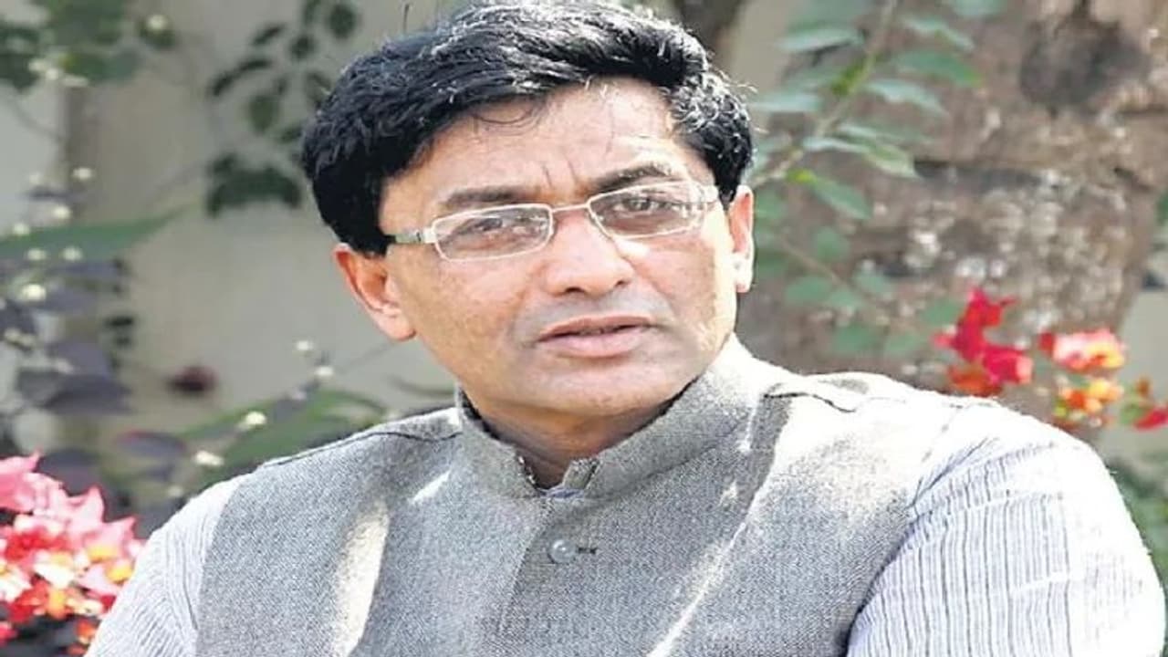 IPS से राजनेता बने डॉ अजय कुमार, क्या कह दिया ऐसा कि देश भर में हो रहा विरोध, क्यो उठ रही माफी की मांग IPS से राजनेता बने डॉ अजय कुमार, क्या कह दिया ऐसा कि देश भर में हो रहा विरोध, क्यो उठ रही माफी की मांग