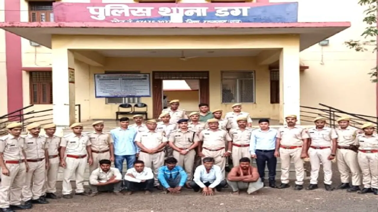 झालावाड़ में पहले पति ने पत्नी उसके दूसरे पति को किया किडनैप, इसके बाद किया 'थर्ड डिग्री टॉर्चर' झालावाड़ में पहले पति ने पत्नी उसके दूसरे पति को किया किडनैप, इसके बाद किया 'थर्ड डिग्री टॉर्चर'