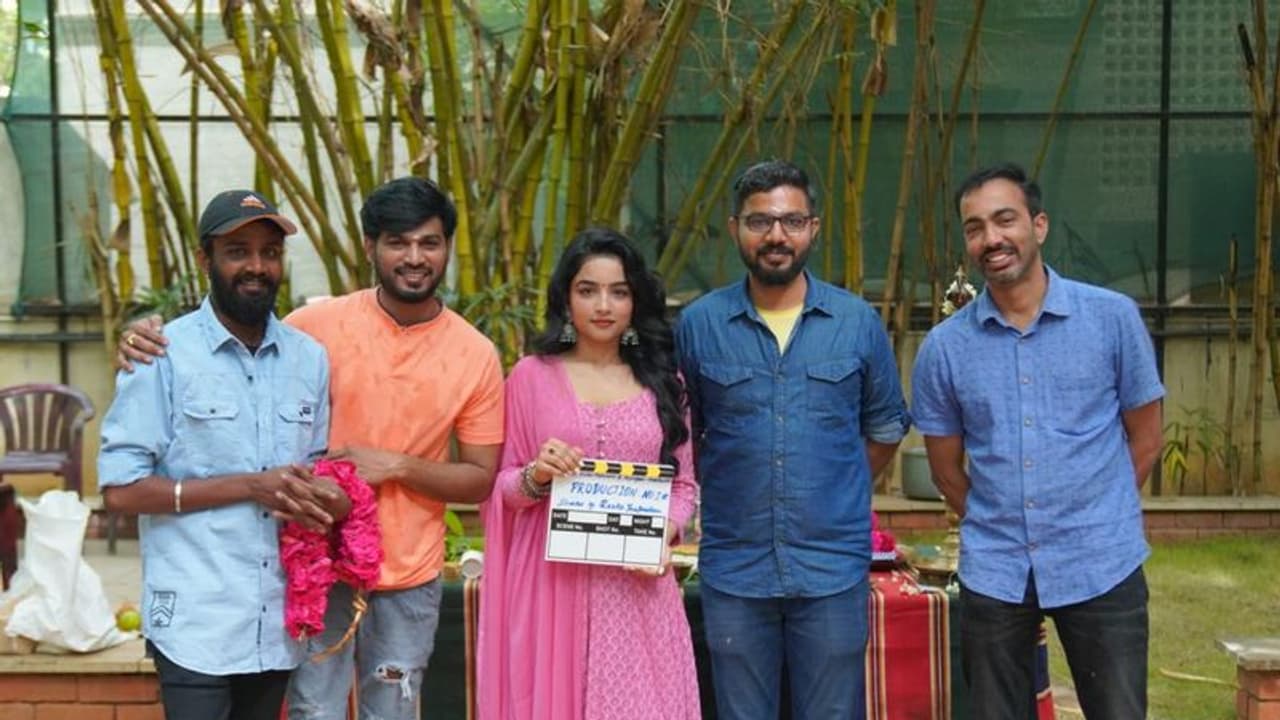 ஹீரோவாக அவதாரம் எடுக்கும் 'குக் வித் கோமாளி' தொகுப்பாளர் ரக்ஷன்..! துவங்கியது படப்பிடிப்பு..! ஹீரோவாக அவதாரம் எடுக்கும் 'குக் வித் கோமாளி' தொகுப்பாளர் ரக்ஷன்..! துவங்கியது படப்பிடிப்பு..!