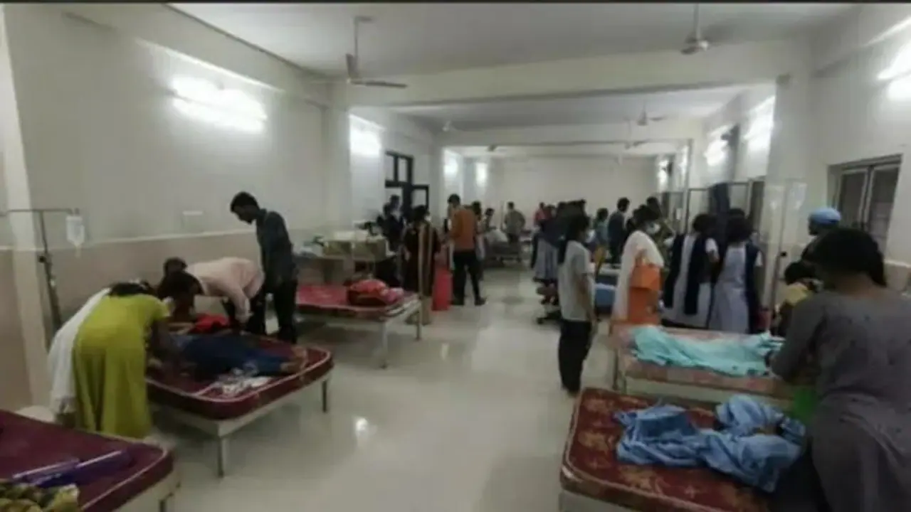 மதிய உணவு சாப்பிட்ட 100 மாணவர்களுக்கு வாந்தி, மயக்கம்… தெலுங்கானா நிர்மலில் பரபரப்பு!!