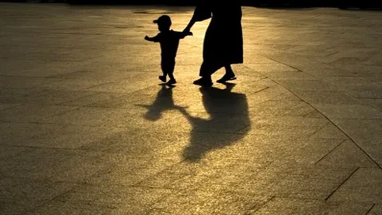 2 साल के बच्चे को मार मां ने छोड़ा डराने वाला लेटर, 'शैतान औरत' का फिर हुआ ये हाल 2 साल के बच्चे को मार मां ने छोड़ा डराने वाला लेटर, 'शैतान औरत' का फिर हुआ ये हाल