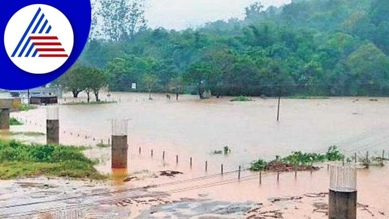  ಮಳೆ, ಇಳಿಯದ ನೆರೆ ಉಕ್ಕಿ ಹರಿಯುತ್ತಿರುವ ನದಿಗಳ ಡ್ಯಾಂಗಳಿಂದ ಅಪಾರ ನೀರು ಹೊರಕ್ಕೆ 
