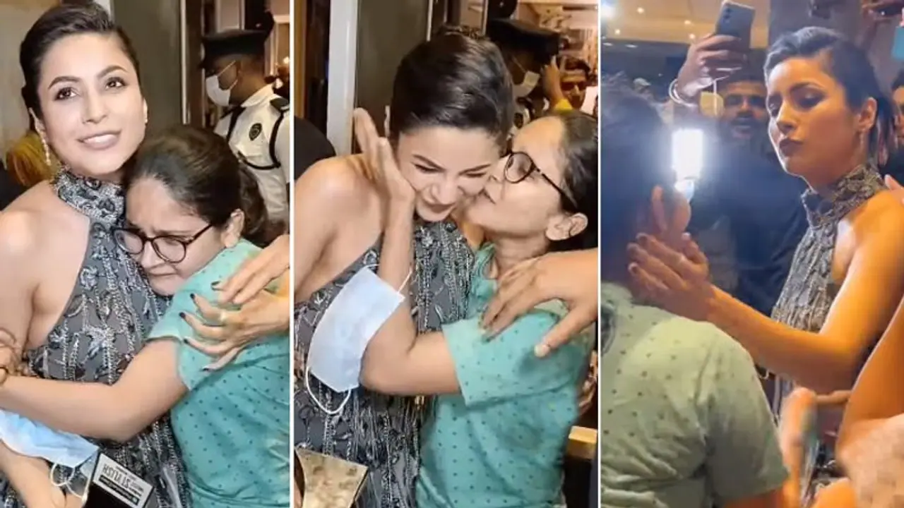 शहनाज गिल को देख बेकाबू हुई बच्ची, रोने लगी फूट फूटकर कर, फिर जो हुआ उसने जीता सबका दिल शहनाज गिल को देख बेकाबू हुई बच्ची, रोने लगी फूट फूटकर कर, फिर जो हुआ उसने जीता सबका दिल