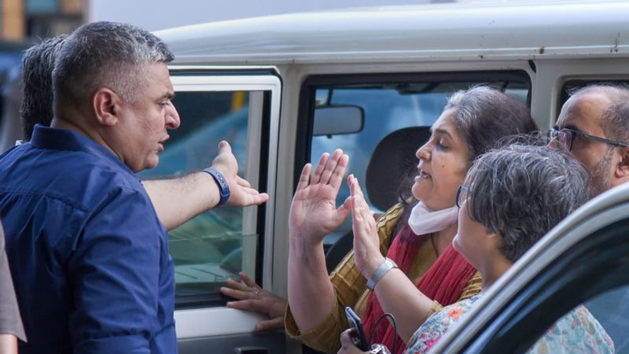 SIT रिपोर्ट के 10 बड़े दावेः अहमद पटेल तीस्ता सीतलवाड़ की सीक्रेट मीटिंग, 3 दिन में सरकार गिराने की धमकी