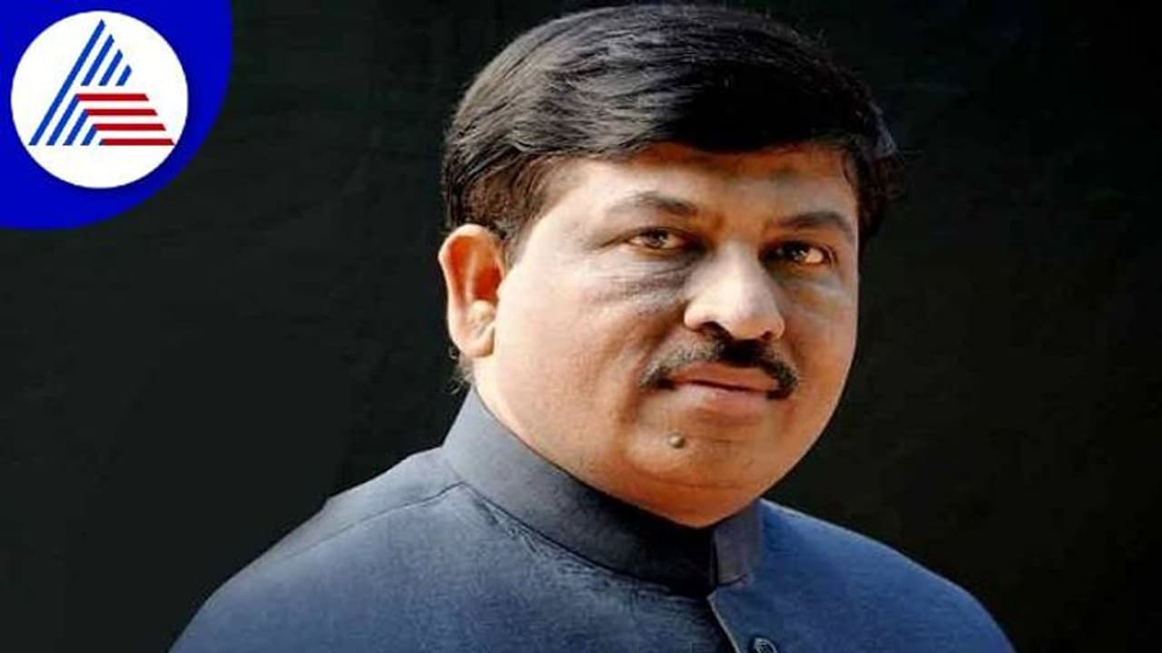 ಪಂಚಮಸಾಲಿ 3 ಪೀಠಗಳು ಒಂದೇ, ಎಲ್ಲರಿಗೂ ಮೀಸಲು ಸಿಗಲಿ: ಸಚಿವ ನಿರಾಣಿ ಪಂಚಮಸಾಲಿ 3 ಪೀಠಗಳು ಒಂದೇ, ಎಲ್ಲರಿಗೂ ಮೀಸಲು ಸಿಗಲಿ: ಸಚಿವ ನಿರಾಣಿ