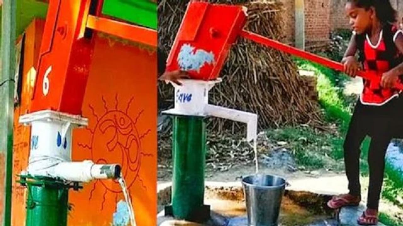 शाहजहांपुर: ग्राम प्रधान की अनोखी पहल, अमृत महोत्सव को लेकर देशभक्ति में डूबा नजर आया पूरा गांव शाहजहांपुर: ग्राम प्रधान की अनोखी पहल, अमृत महोत्सव को लेकर देशभक्ति में डूबा नजर आया पूरा गांव