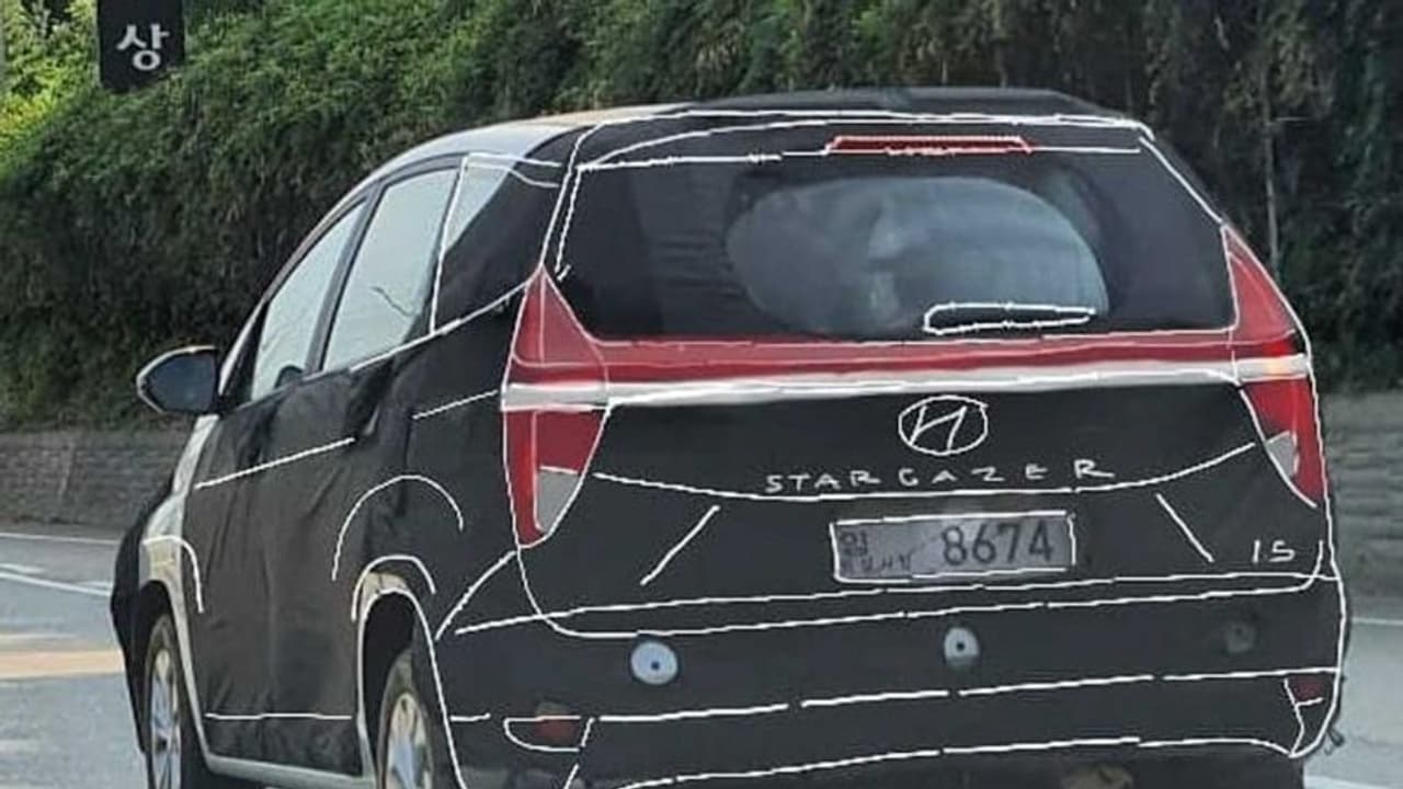 ഇന്നോവയെ 'സ്കെച്ച്' ചെയ്ത് അവന് റോഡിലേക്ക്, ഇനി സംഭവിക്കുന്നത് കണ്ടറിയണം കോശീ..! ഇന്നോവയെ 'സ്കെച്ച്' ചെയ്ത് അവന് റോഡിലേക്ക്, ഇനി സംഭവിക്കുന്നത് കണ്ടറിയണം കോശീ..!