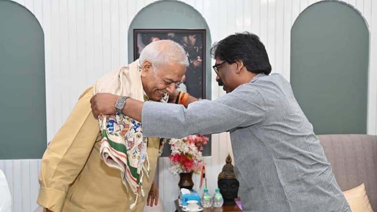 झारखंड में यशवंत सिन्हा का प्रचार खत्म, इनका वेलकम करने वाले हेमंत सोरेन कर चुके हैं द्रोपदी मुर्मू का सपोर्ट झारखंड में यशवंत सिन्हा का प्रचार खत्म, इनका वेलकम करने वाले हेमंत सोरेन कर चुके हैं द्रोपदी मुर्मू का सपोर्ट