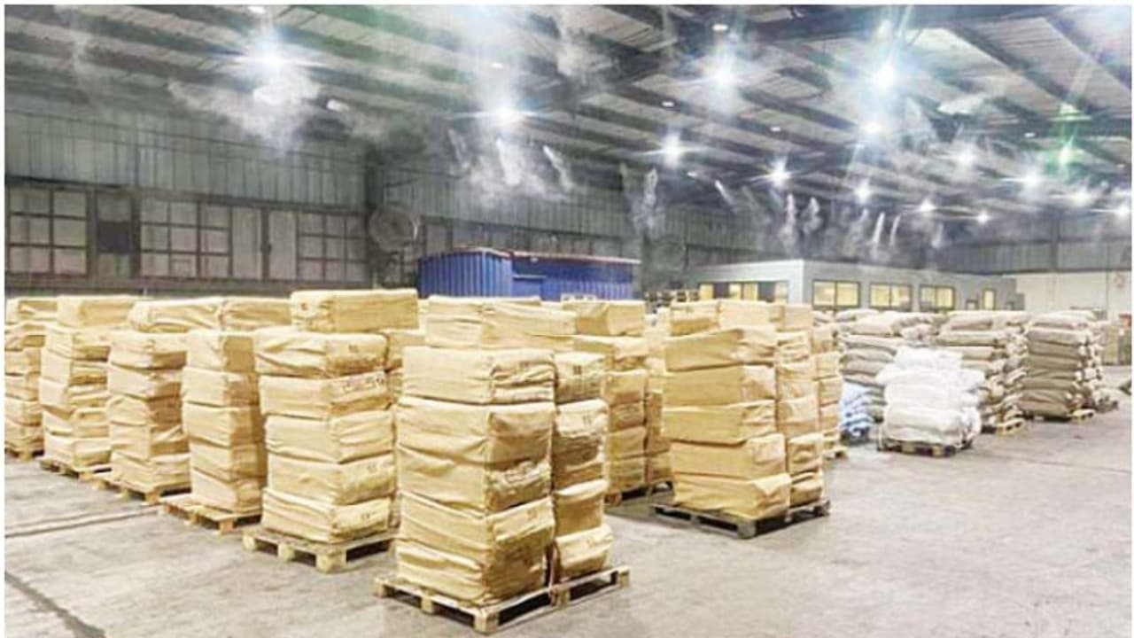 കുവൈത്തില് കണ്ടെയ്നറില് ഒളിപ്പിച്ച് കടത്താന് ശ്രമിച്ച 20 ലക്ഷം പാക്കറ്റ് പുകയില പിടിച്ചെടുത്തു കുവൈത്തില് കണ്ടെയ്നറില് ഒളിപ്പിച്ച് കടത്താന് ശ്രമിച്ച 20 ലക്ഷം പാക്കറ്റ് പുകയില പിടിച്ചെടുത്തു