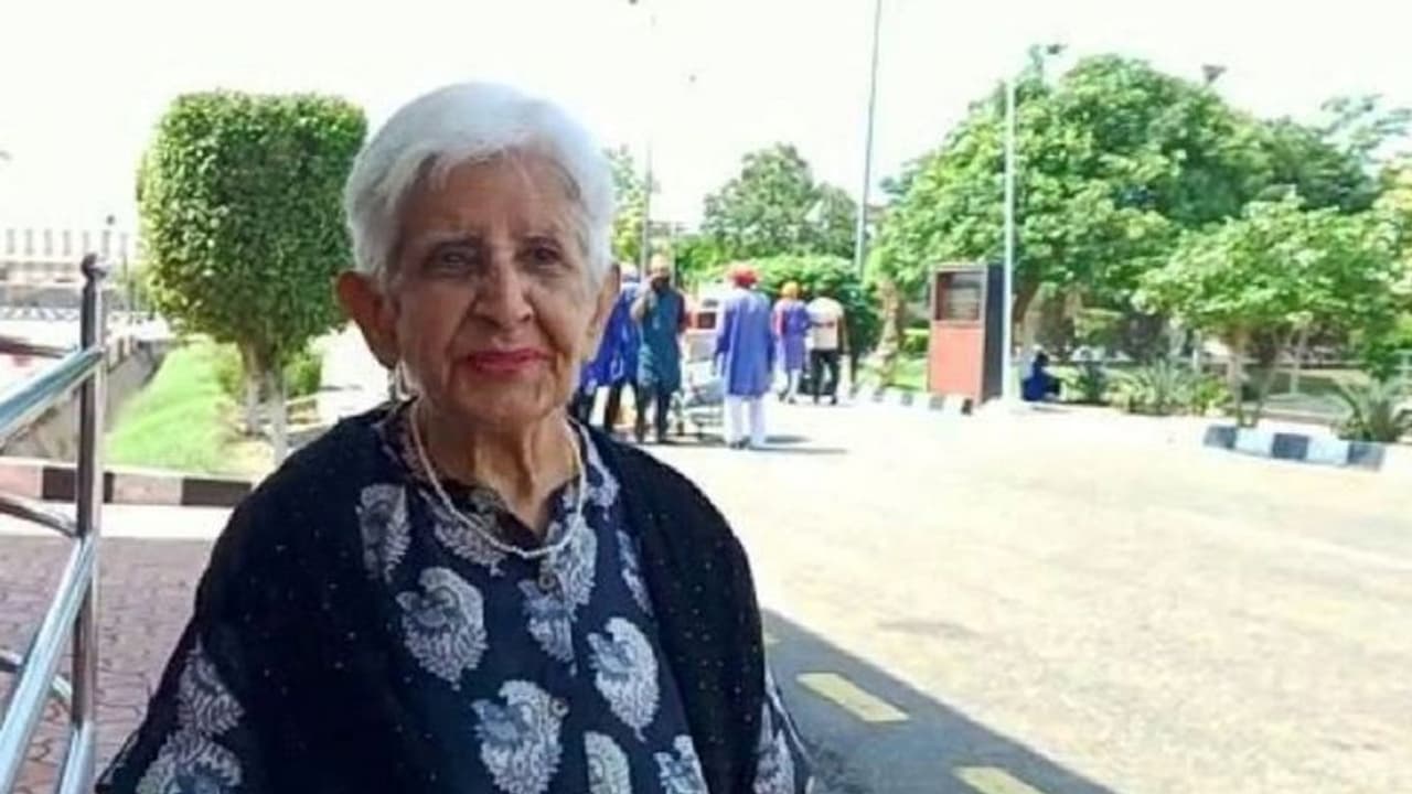 ಪೂರ್ವಜರ ಮನೆ ನೋಡಲು 75 ವರ್ಷ ಬಳಿಕ ಪಾಕ್ಗೆ ಭಾರತದ ವೃದ್ಧೆ! ಪೂರ್ವಜರ ಮನೆ ನೋಡಲು 75 ವರ್ಷ ಬಳಿಕ ಪಾಕ್ಗೆ ಭಾರತದ ವೃದ್ಧೆ!