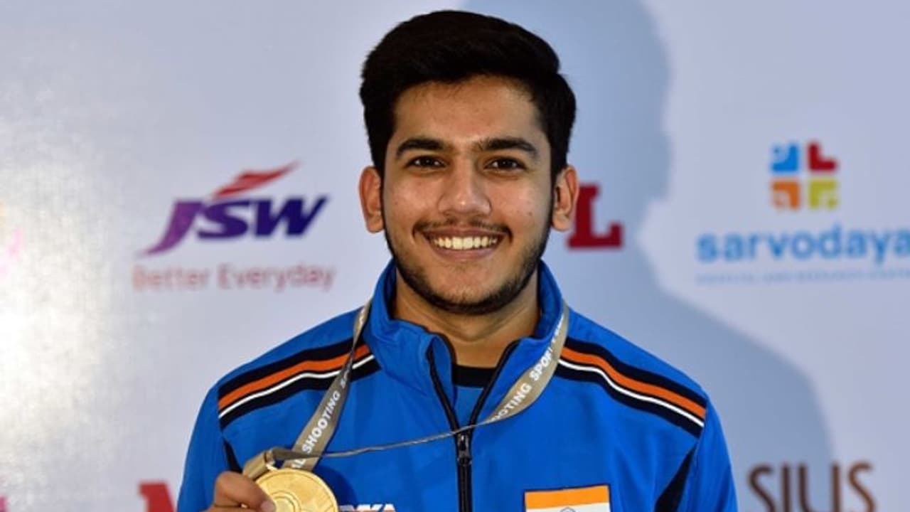 শুটিং বিশ্বকাপে অব্য়াহত ভারতের সাফল্য, সোনা জিতলেন ঐশ্বরী তোমার শুটিং বিশ্বকাপে অব্য়াহত ভারতের সাফল্য, সোনা জিতলেন ঐশ্বরী তোমার