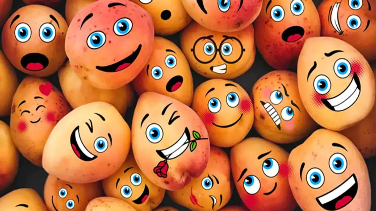 क्या है Emoji, कैसे हुई इनकी शुरुआत...जानें दुनिया के सबसे ज्यादा पसंद किए जाने वाले 3 इमोजी क्या है Emoji, कैसे हुई इनकी शुरुआत...जानें दुनिया के सबसे ज्यादा पसंद किए जाने वाले 3 इमोजी