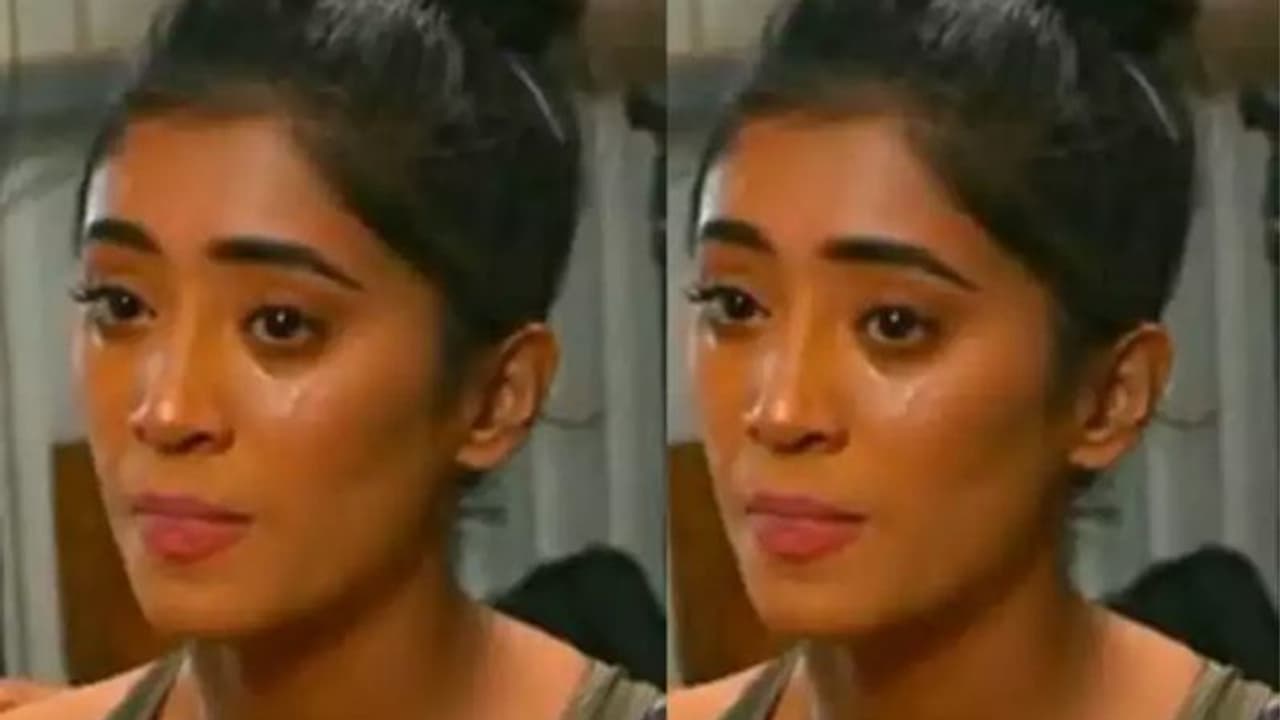 Khatron Ke Khiladi 12 : शो में ऐसा क्या हुआ कि निकल पड़े शिवांगी जोशी के आंसू, रोहित शेट्टी को सुनाया दुखड़ा Khatron Ke Khiladi 12 : शो में ऐसा क्या हुआ कि निकल पड़े शिवांगी जोशी के आंसू, रोहित शेट्टी को सुनाया दुखड़ा