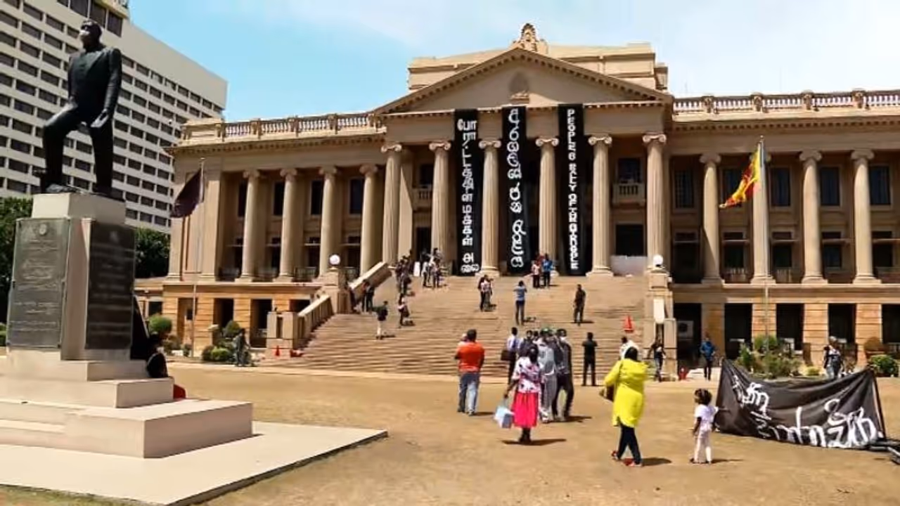 Sri Lanka : ശ്രീലങ്കയിലെ രാഷ്ട്രീയ പ്രതിസന്ധി; കേന്ദ്ര സർക്കാർ വിളിച്ച സർവ്വകക്ഷി യോഗം ഇന്ന് Sri Lanka : ശ്രീലങ്കയിലെ രാഷ്ട്രീയ പ്രതിസന്ധി; കേന്ദ്ര സർക്കാർ വിളിച്ച സർവ്വകക്ഷി യോഗം ഇന്ന്