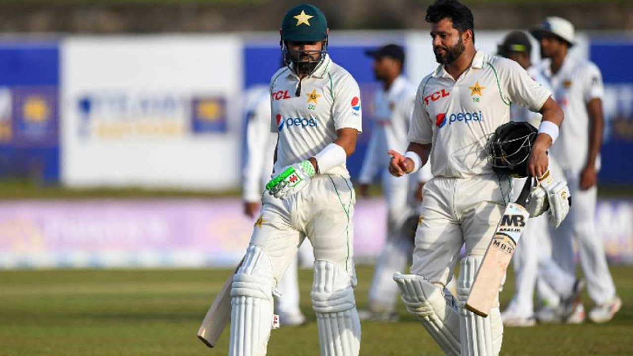 SL vs PAK : പ്രഭാത് ജയസൂര്യക്ക് അഞ്ച് വിക്കറ്റ്, അസമിന്റെ സെഞ്ചുറിയിലും പാകിസ്ഥാന് ലീഡ് വഴങ്ങി SL vs PAK : പ്രഭാത് ജയസൂര്യക്ക് അഞ്ച് വിക്കറ്റ്, അസമിന്റെ സെഞ്ചുറിയിലും പാകിസ്ഥാന് ലീഡ് വഴങ്ങി