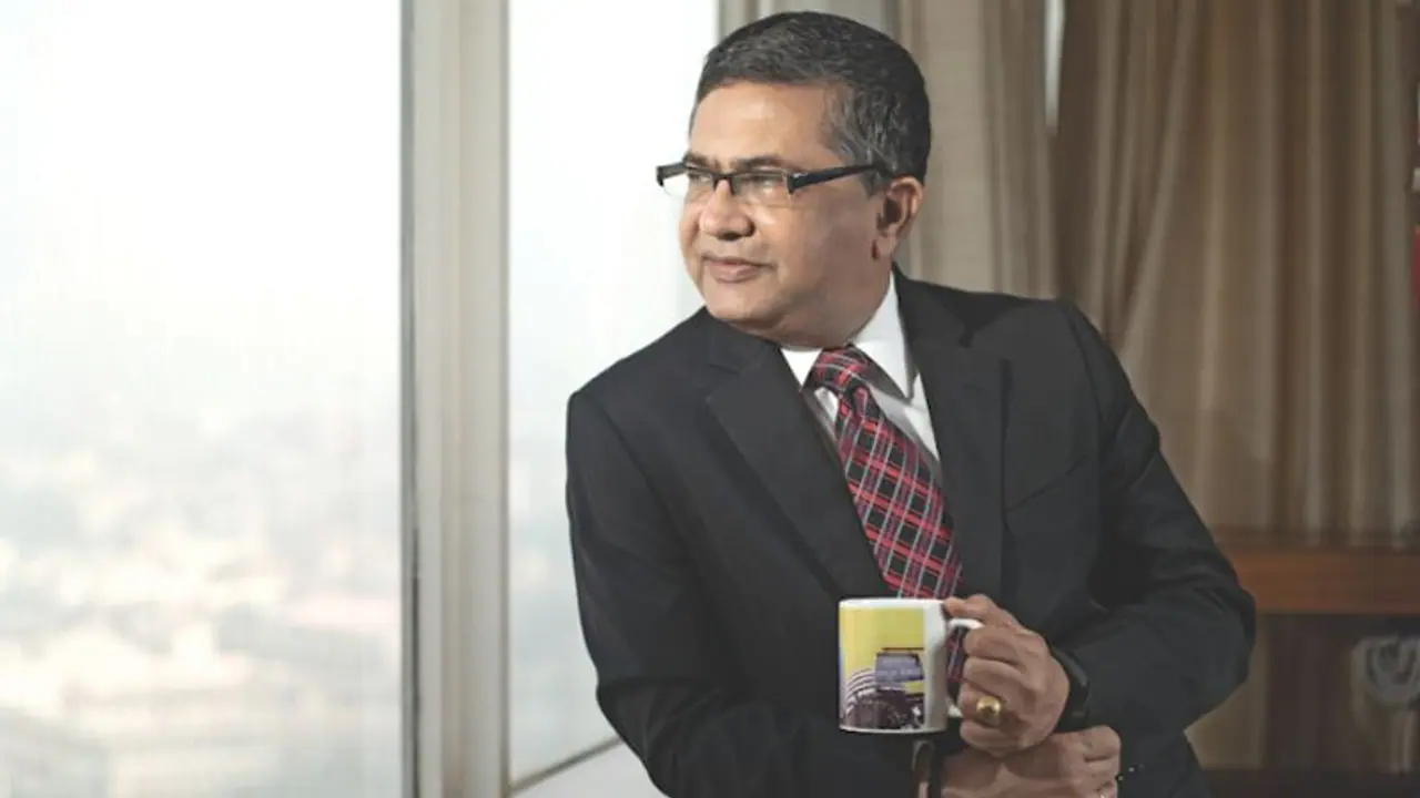 ബോംബെ സ്റ്റോക് എക്സ്ചേഞ്ച് തലവൻ ആശിഷ് കുമാർ ചൗഹാൻ രാജിവെച്ചു; ഇനി എൻഎസ്ഇ യിൽ കാണാം