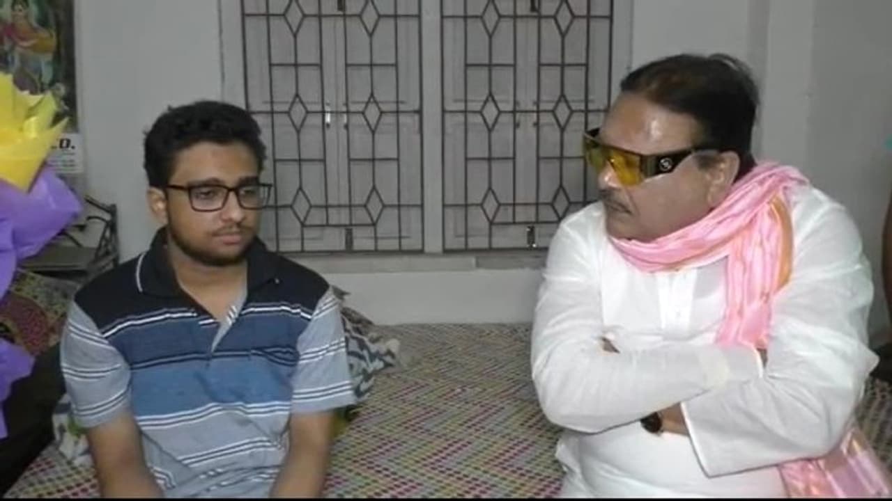 ICSE Exam: রাজ্যে প্রথম দেশে দ্বিতীয় বৈদুর্যর বাড়িতে মদন মিত্র, মেধা তালিয়ায় রাজ্যের অনেক পড়ুয়া 