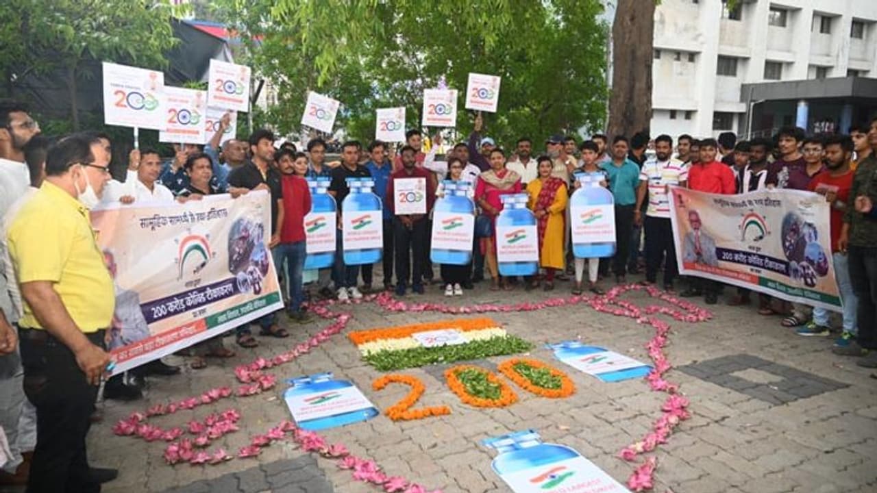 COVID 19 UPDATE: मरीजों की संख्या घटकर 17000 पर आई, एक्टिव केस 1.44 लाख, प्री कॉशन डोज अवश्य लगवाएं COVID 19 UPDATE: मरीजों की संख्या घटकर 17000 पर आई, एक्टिव केस 1.44 लाख, प्री कॉशन डोज अवश्य लगवाएं