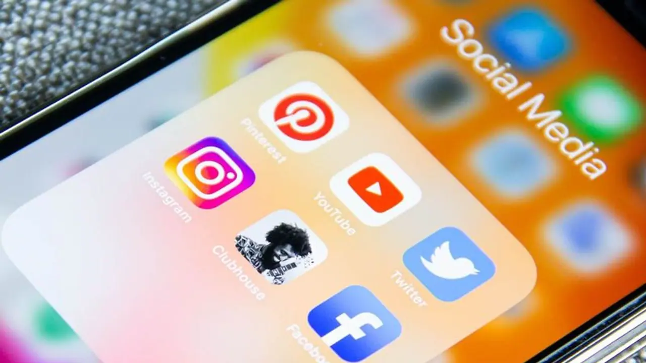 ದುಡ್ಡೇ ದೊಡ್ಡಪ್ಪ..! ಒಂದೂವರೆ ಲಕ್ಷಕ್ಕೆ Instagram ಖಾತೆಗೆ ಬ್ಲ್ಯೂಟಿಕ್‌, 10 ಸಾವಿರ ರೂಪಾಯಿಗೆ 10 ಲಕ್ಷ ವೀವ್ಸ್‌!