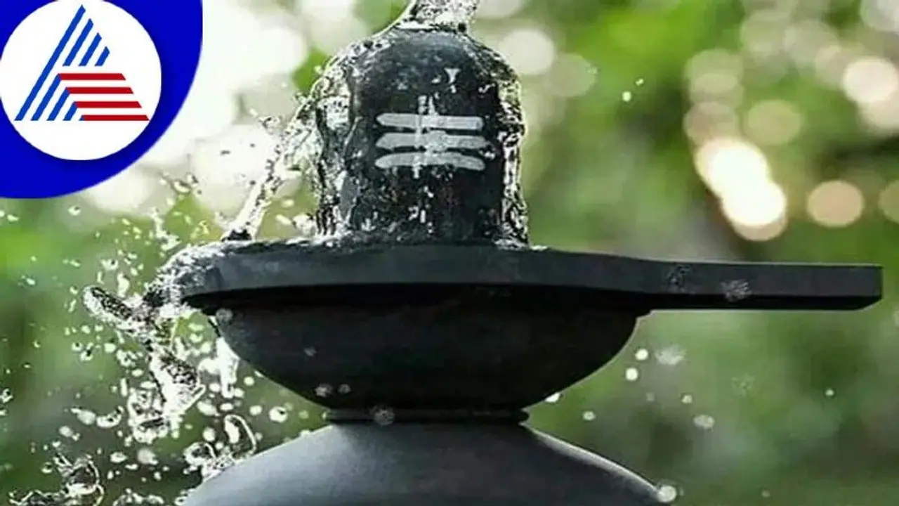 ಶಿವಲಿಂಗದ ಮೇಲೆ ನೀರು ಹನಿ ಹನಿಯಾಗಿ ತೊಟ್ಟಿಕ್ಕುವ ಹಿಂದಿನ ಕಾರಣವೇನು? ಶಿವಲಿಂಗದ ಮೇಲೆ ನೀರು ಹನಿ ಹನಿಯಾಗಿ ತೊಟ್ಟಿಕ್ಕುವ ಹಿಂದಿನ ಕಾರಣವೇನು?