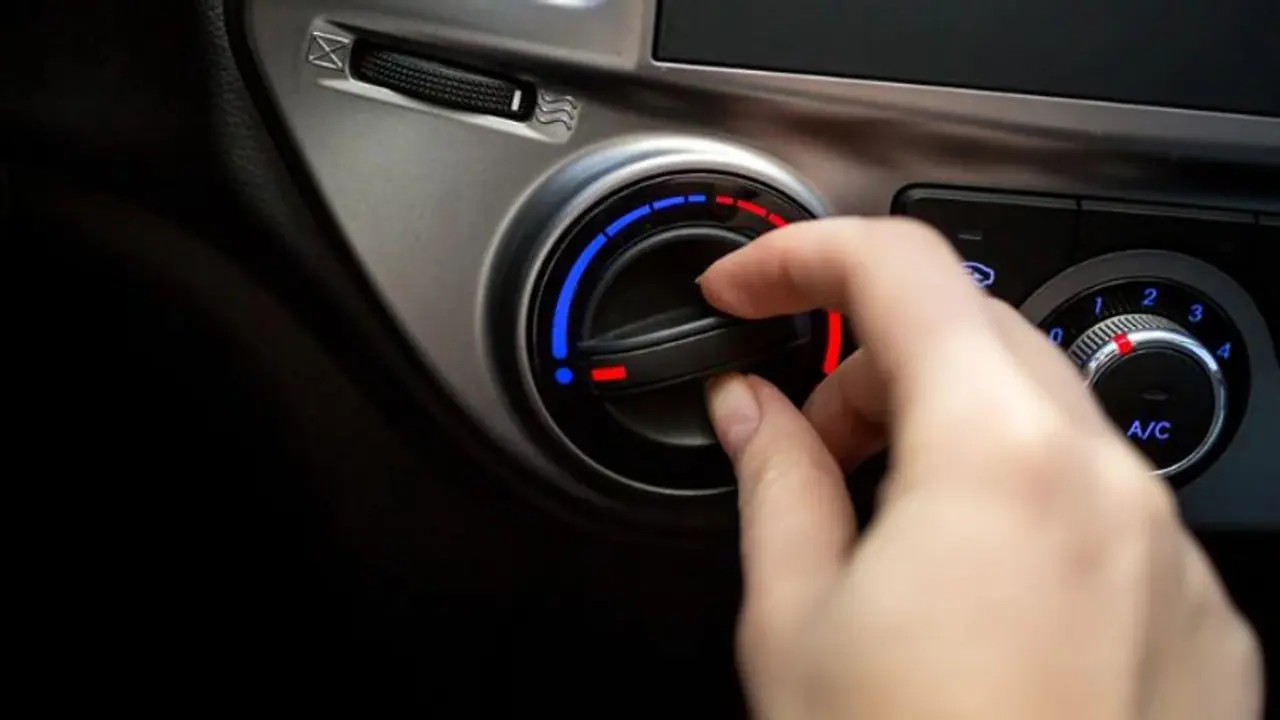 Car AC Cooling Tips: अगर गर्मियों में देरी से कूल हो रही है आपकी कार, यहां जानिए कूलिंग बढ़ाने के आसान टिप्स