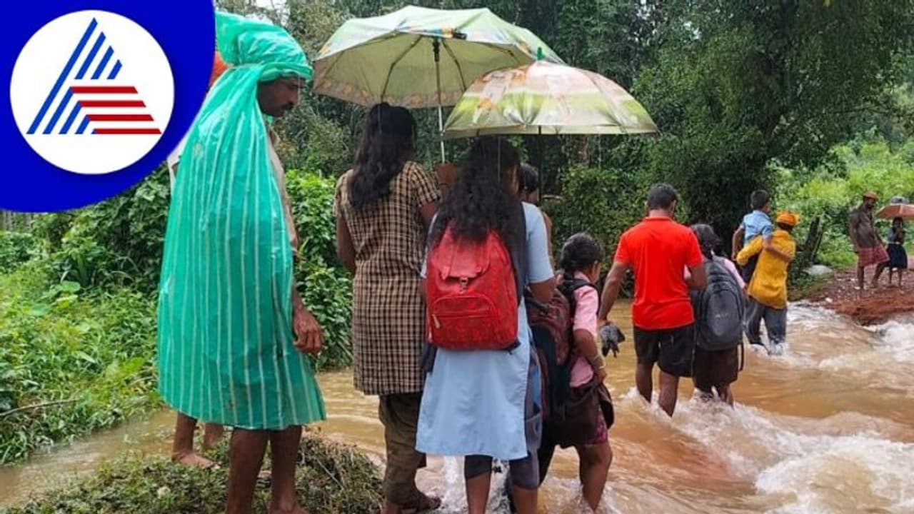 Karnataka Rain News: ಪ.ಪಂ.ವ್ಯಾಪ್ತಿಯಲ್ಲೇ ಸೇತುವೆ ಇಲ್ಲದ ಹೊಳೆ: ಜನರ ಪರದಾಟ Karnataka Rain News: ಪ.ಪಂ.ವ್ಯಾಪ್ತಿಯಲ್ಲೇ ಸೇತುವೆ ಇಲ್ಲದ ಹೊಳೆ: ಜನರ ಪರದಾಟ