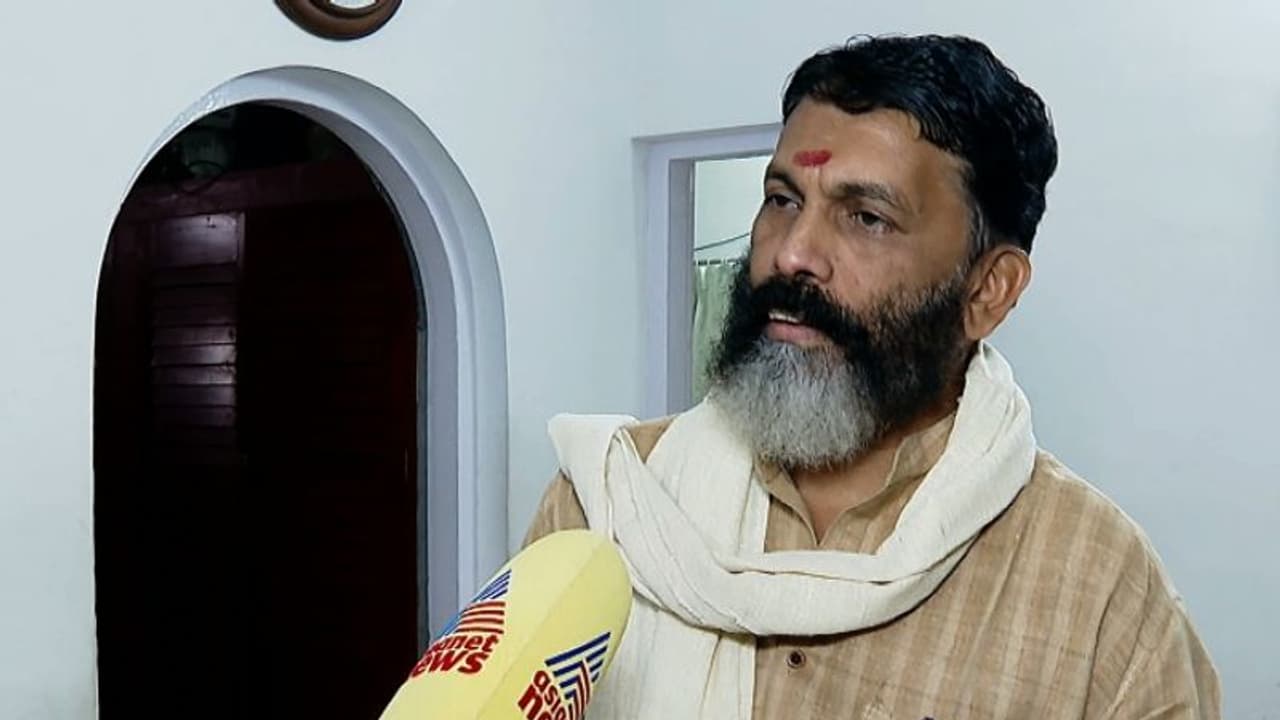  സ്വപ്നയെ ഒപ്പം നിര്‍ത്തിയതിൻ്റെ പേരിൽ സര്‍ക്കാര്‍ വേട്ടയാടുന്നുവെന്ന് അജി കൃഷ്ണൻ