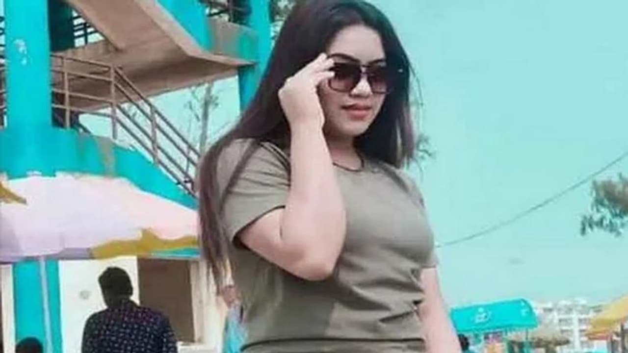 3 महीना 4 मॉडल ने दी जानः आधी रात आया 1 कॉल, भागकर बंद किया दरवाजा और पंखे से लटक गई 21 साल की मॉडल