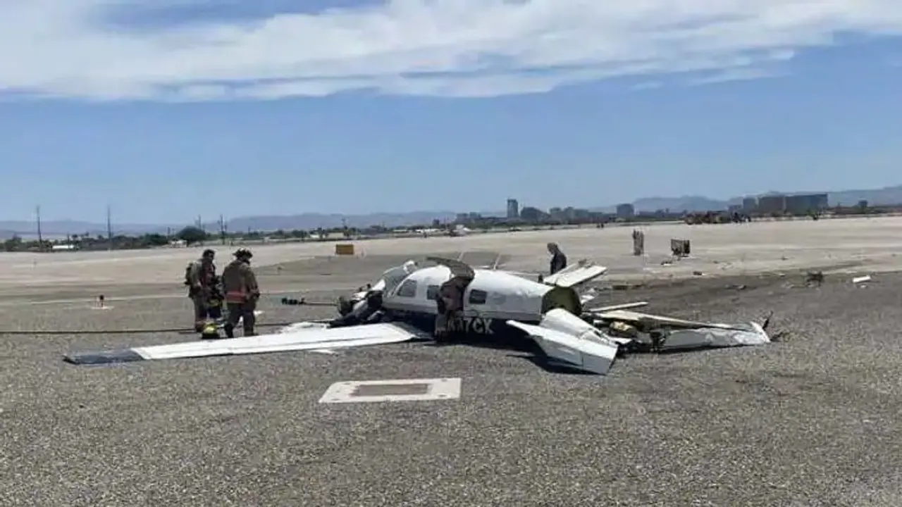 ಗಾಳಿಯಲ್ಲಿ ಹಾರುತ್ತಿದ್ದ ಲಘು ವಿಮಾನಗಳು ಡಿಕ್ಕಿ, ನಾಲ್ವರು ಸಾವು!