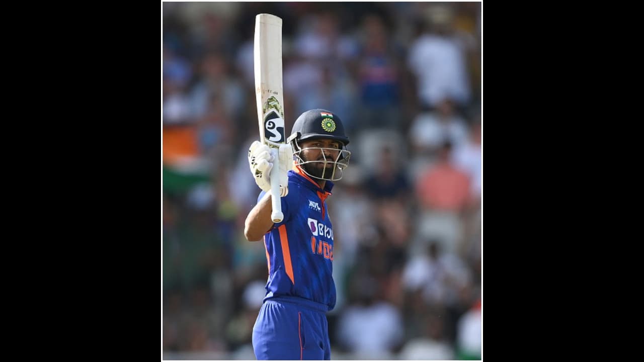 ಬದ್ಧವೈರಿ ಪಾಕಿಸ್ತಾನ ಮಣಿಸಿದ ಟೀಂ ಇಂಡಿಯಾ, ಪಾಂಡ್ಯ ಸಿಕ್ಸರ್ಗೆ ಕೊನೆಯ ಓವರ್ನಲ್ಲಿ ರೋಚಕ ಗೆಲುವು! ಬದ್ಧವೈರಿ ಪಾಕಿಸ್ತಾನ ಮಣಿಸಿದ ಟೀಂ ಇಂಡಿಯಾ, ಪಾಂಡ್ಯ ಸಿಕ್ಸರ್ಗೆ ಕೊನೆಯ ಓವರ್ನಲ್ಲಿ ರೋಚಕ ಗೆಲುವು!