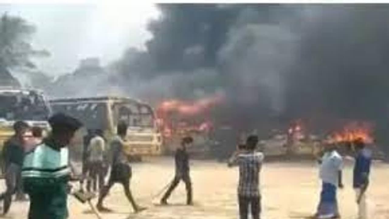 ஒரே பள்ளியில் நிகழ்ந்த 5 மரணங்கள்.. சுவரில் இருந்தது ரத்தக்கறை இல்லை பெயிண்ட்..? சர்ச்சையாகும் சக்தி பள்ளி