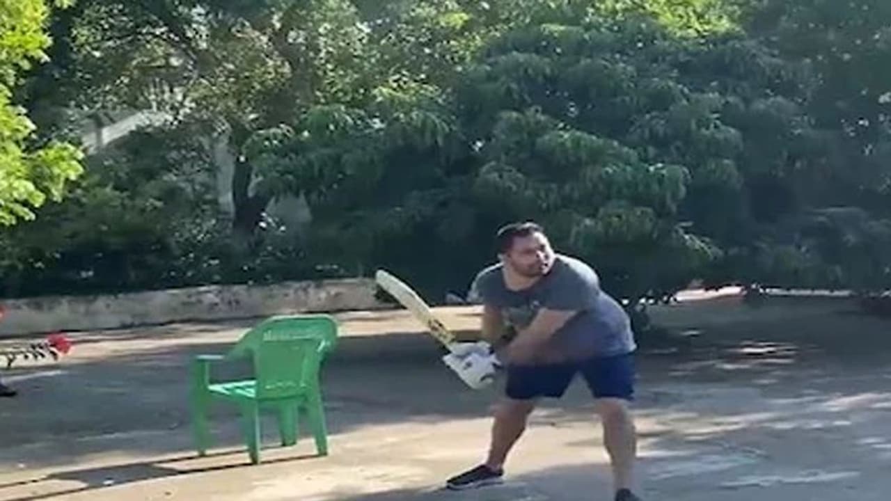 दिल पर लग गई मोदी का वो कमेंट, वीडियो में देखें माली खाना बनाने वाले को लेकर क्या कर रहे तेजस्वी यादव दिल पर लग गई मोदी का वो कमेंट, वीडियो में देखें माली खाना बनाने वाले को लेकर क्या कर रहे तेजस्वी यादव